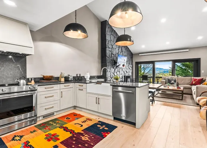 Apartment Rmr: Four Seasons I Unit 6 In