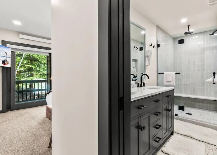 Apartment Rmr: Four Seasons I Unit 6 In *