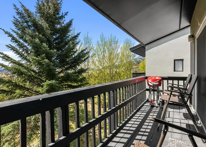 Apartment Rmr: Four Seasons I Unit 6 In *