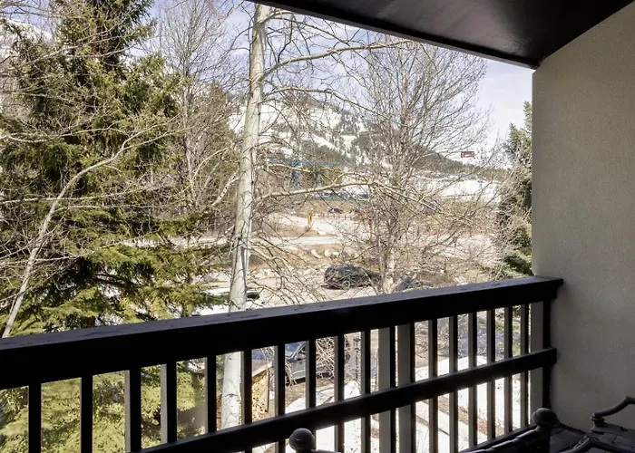 Apartment Rmr: Four Seasons I Unit 6 In *